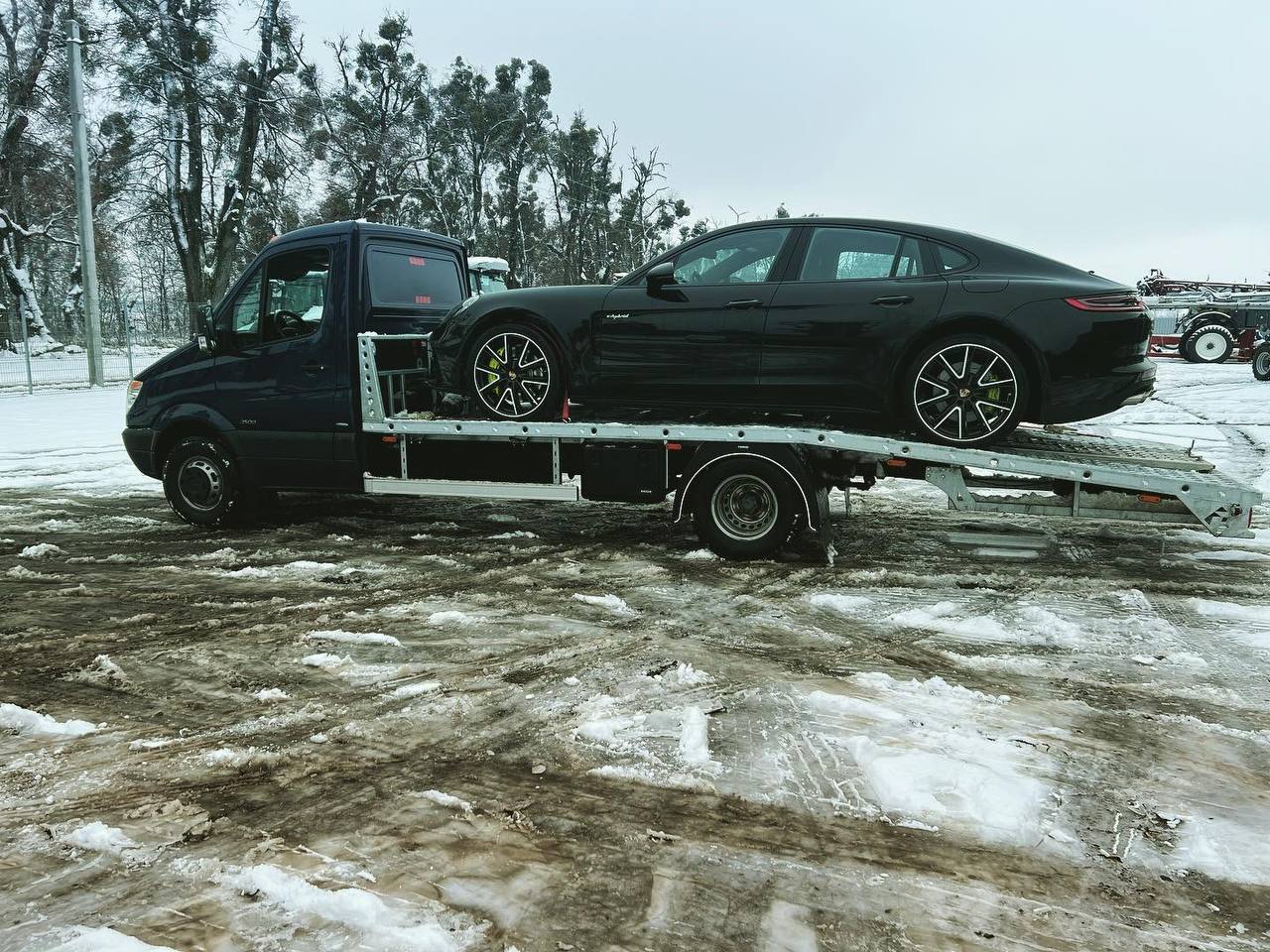 Транспортування преміального Porsche Panamera